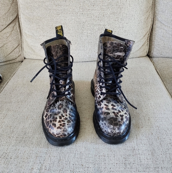 Dr. Marten Leopard Print Lace Up Leather Boots Women's Size 5 - Picture 3 of 11